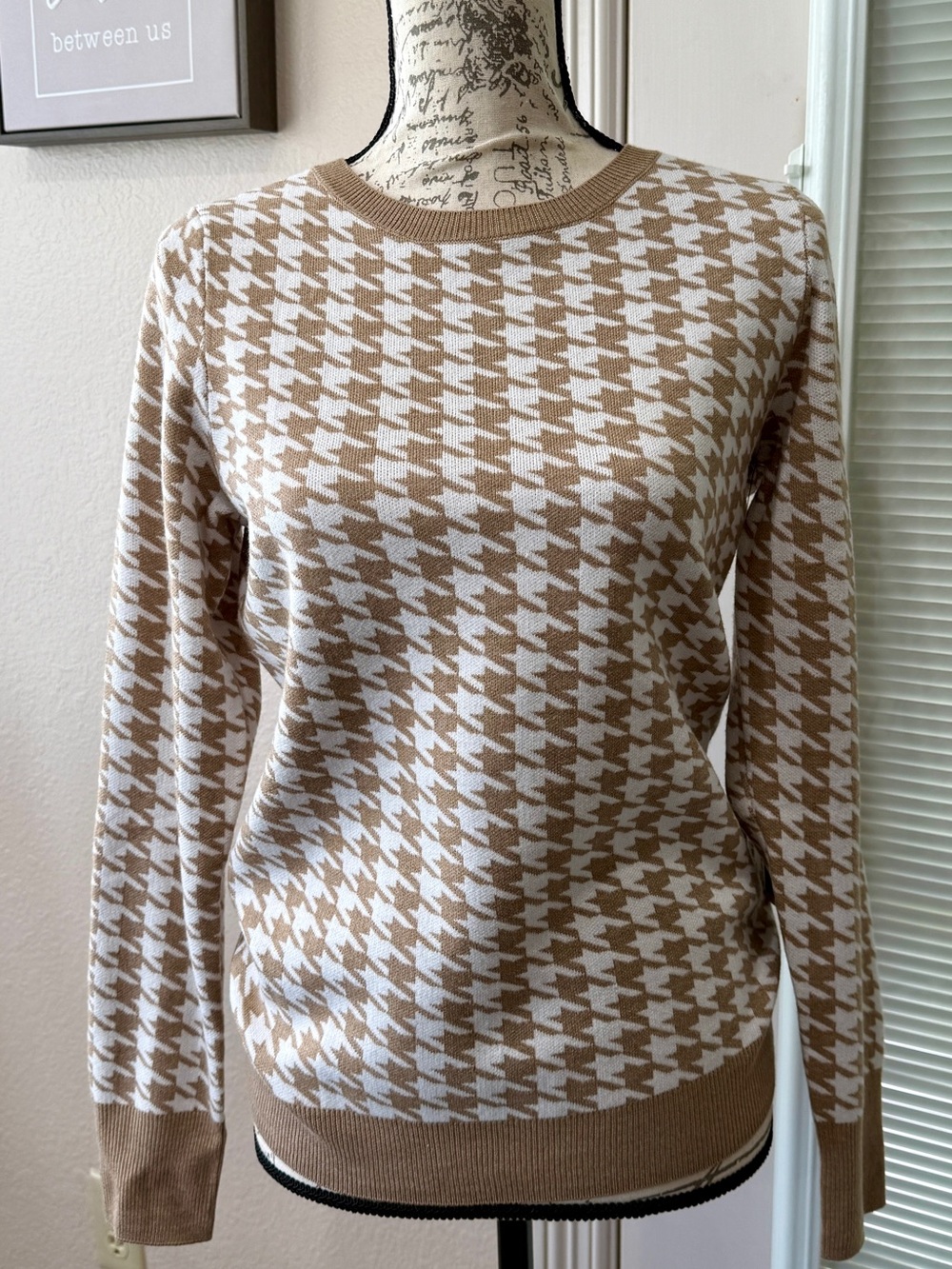 Worthington Tan Houndstooth Sweater